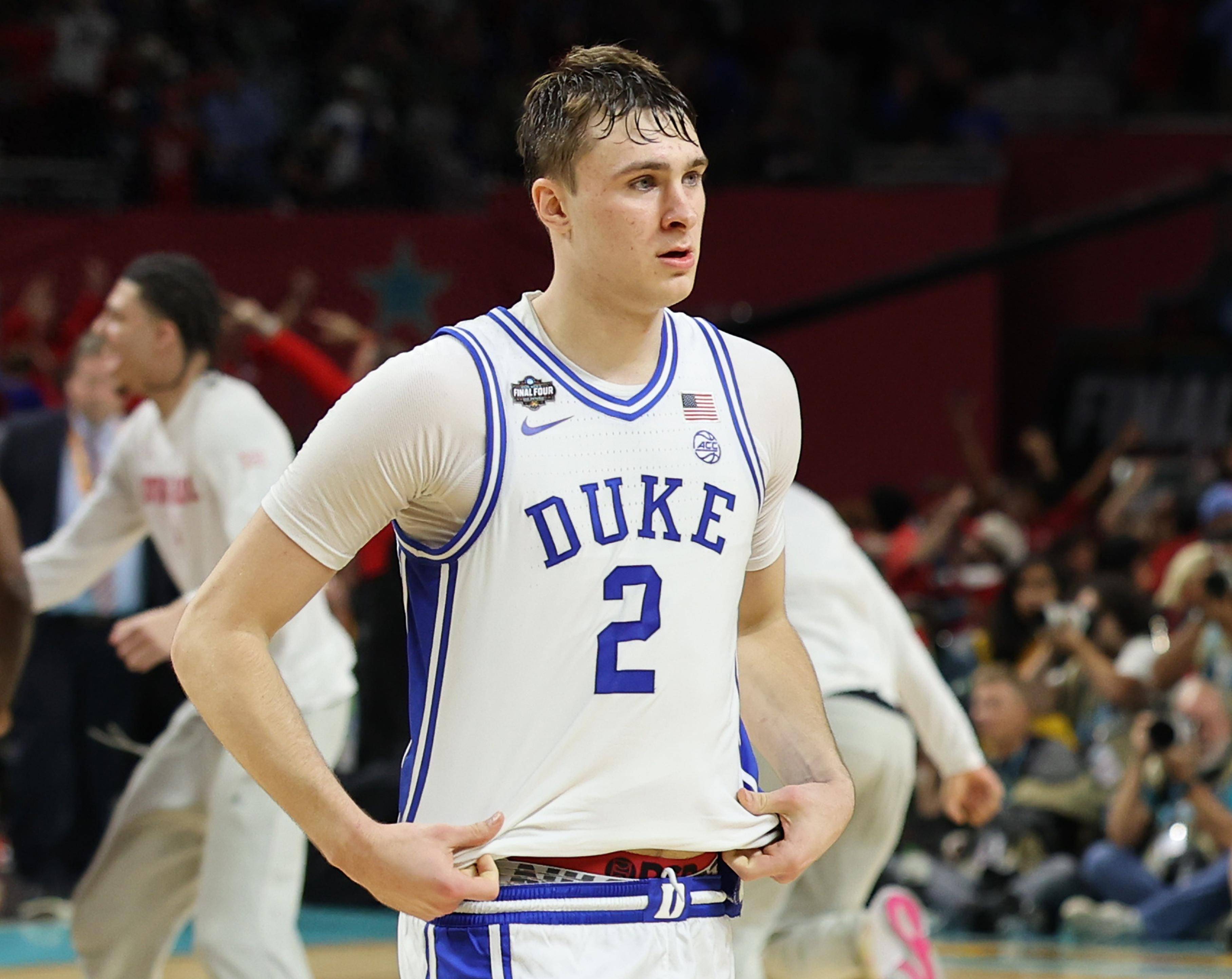包含NBA总决赛今晨走向成谜；达拉斯独行侠伤情更新；目标明确；数据趋势出现新变化的词条