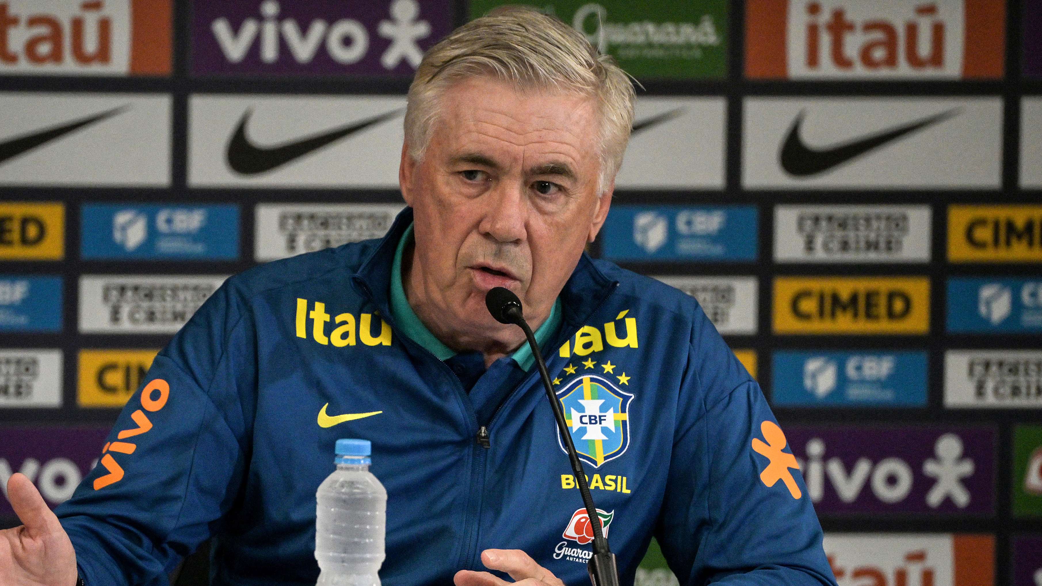 包含意大利杯倒计时，夏洛特黄蜂转会期内部沟通，细节引发关注，引发热议，资深球员宣示担当的词条